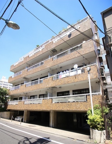 ボーン赤坂